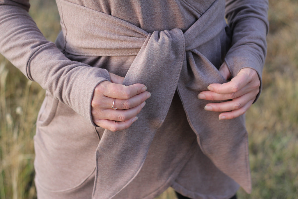 Bamboo wrap in Americano colour bamboo fleece, detail shot of tie.